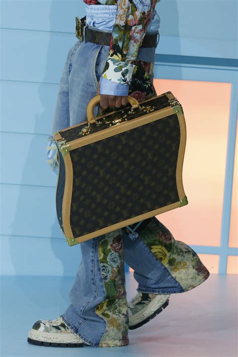 virgil abloh louis vuitton collectioon pieces|louis vuitton virgil abloh wallpaper.